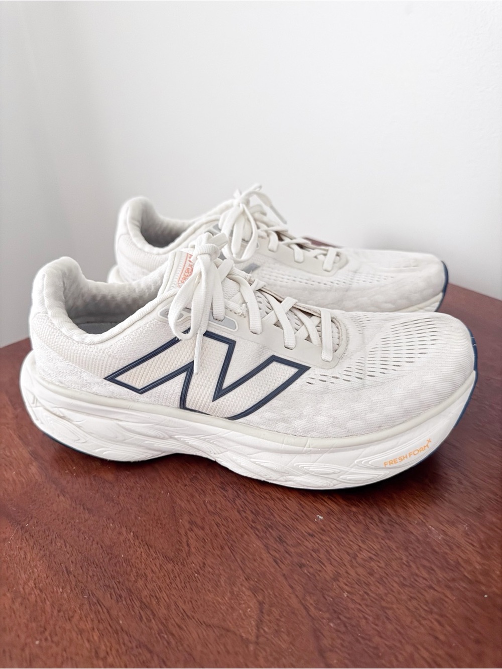 New Balance Women's White Athletic Running Shoes with Navy Logo - Picture 2 of 5